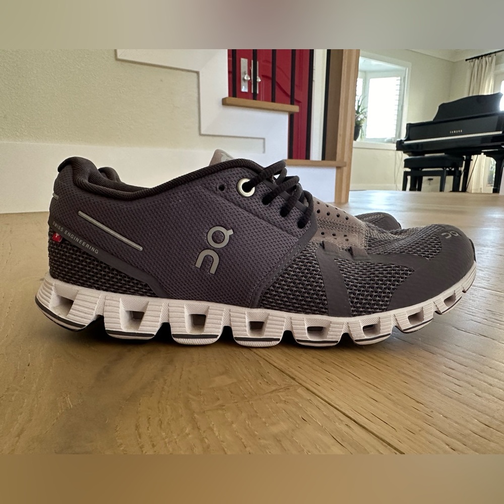 OnCloud Women’s 6.5 Running Shoes